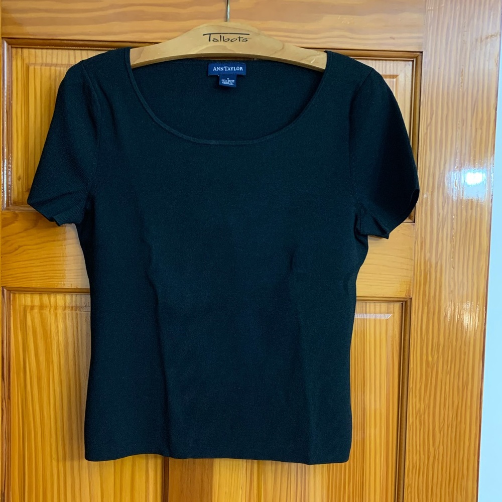 Short sleeve top